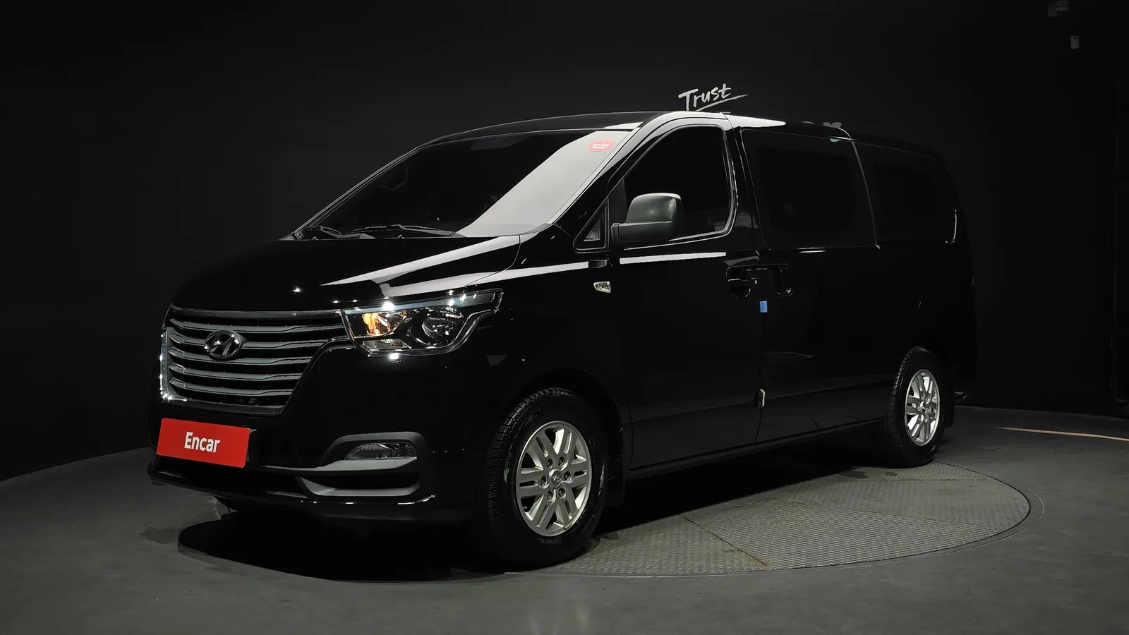 Hyundai Starex Van