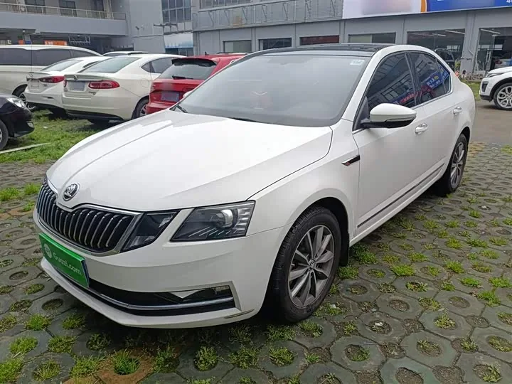 Skoda Octavia TSI230 DSG Premium
