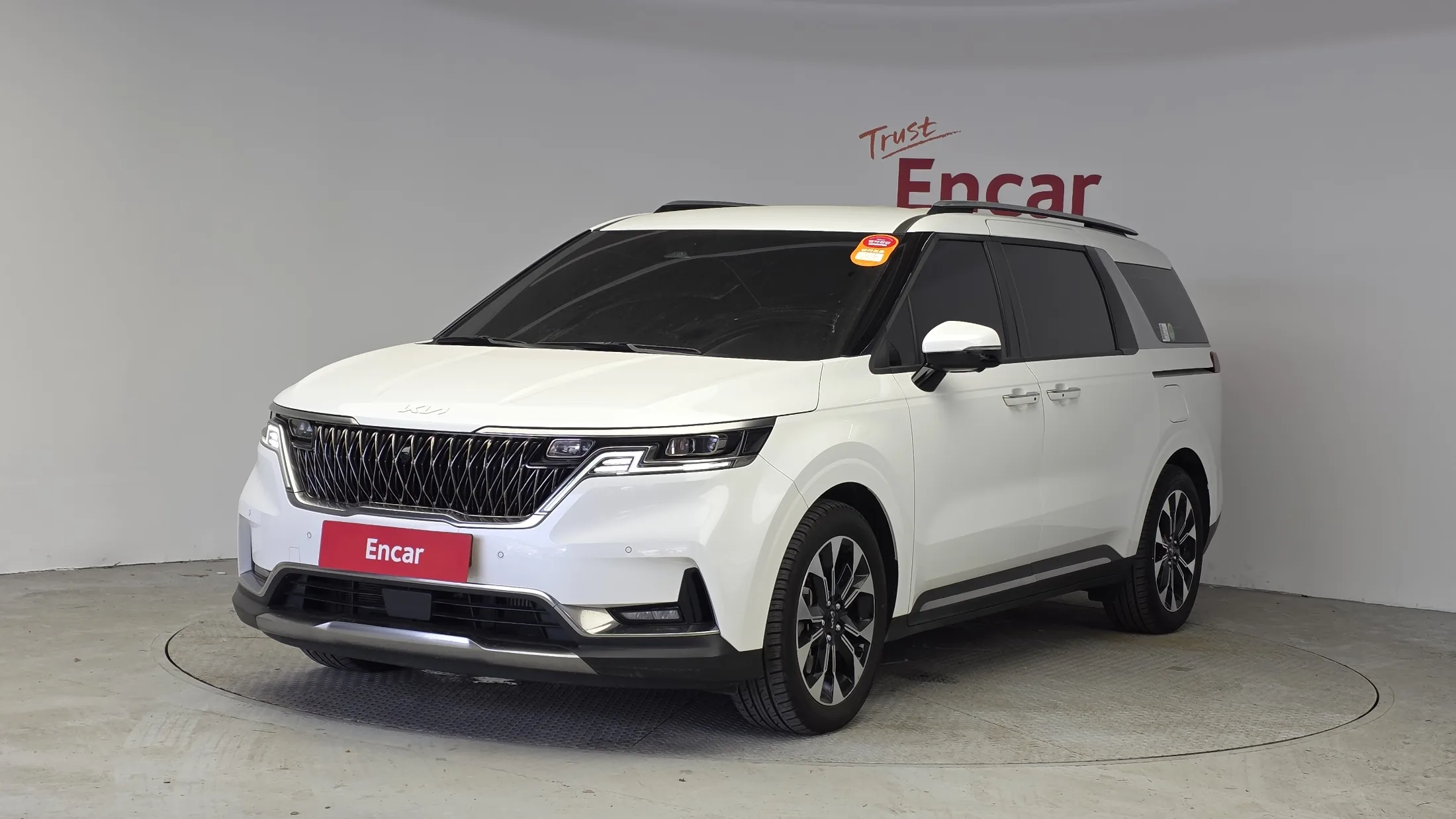 Kia Carnival KA4 9-Seater Noblesse