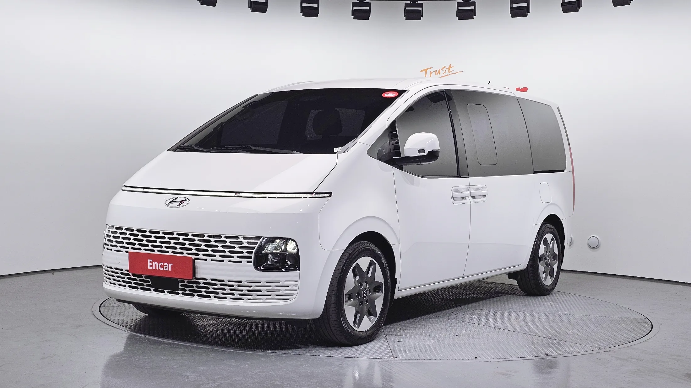 Hyundai Staria 4WD Tourer 9-Seater