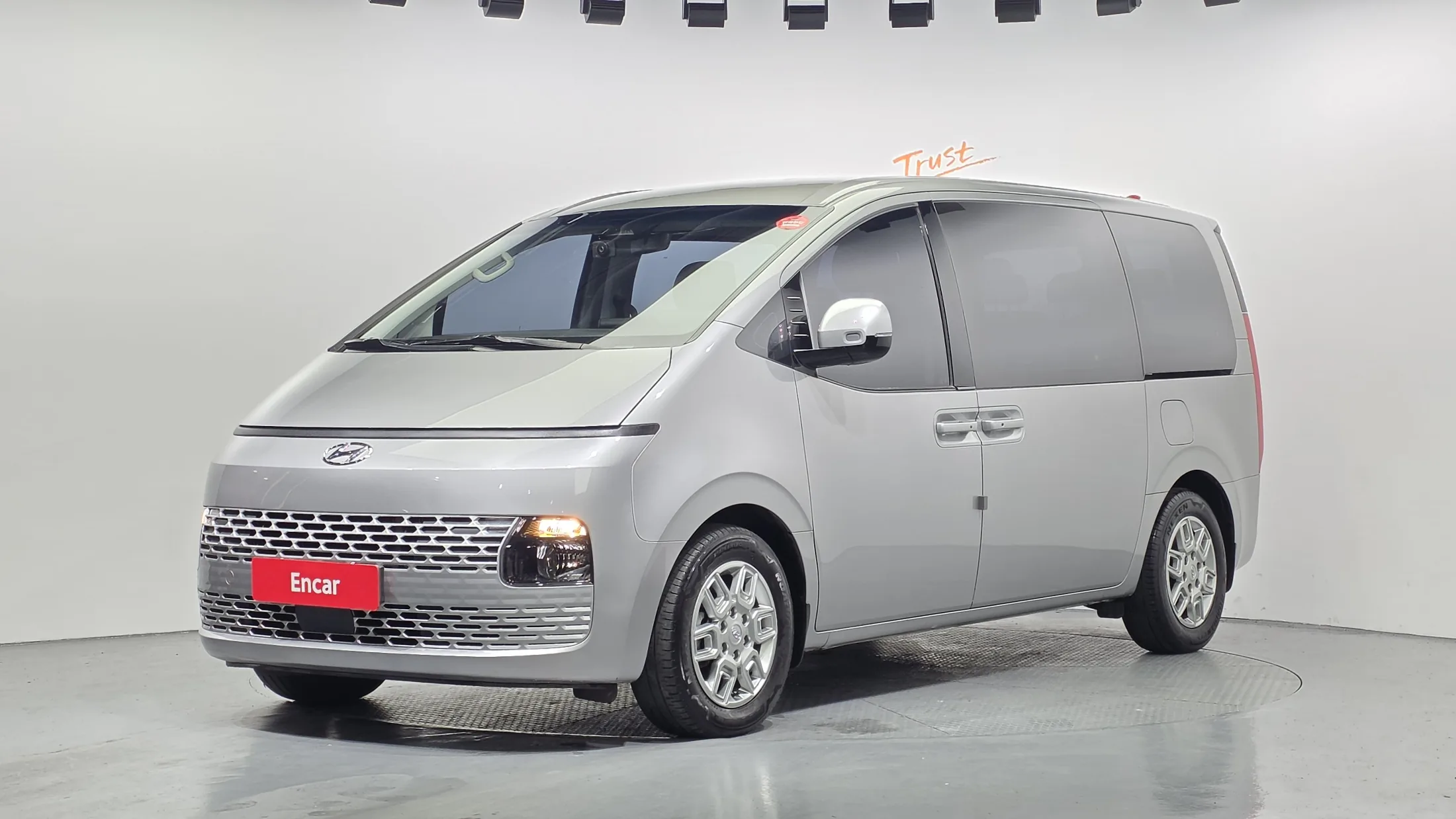 Hyundai Staria 4WD Tourer 11-Seater