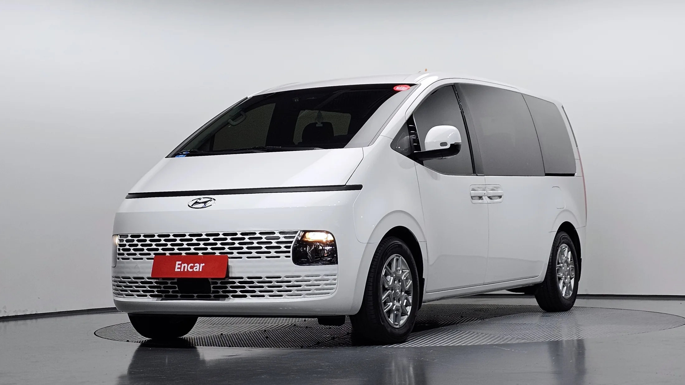 Hyundai Staria Tourer 9-Seater