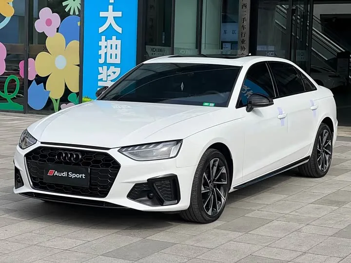 Audi A4L 40 TFSI Luxury Dynamic 2023