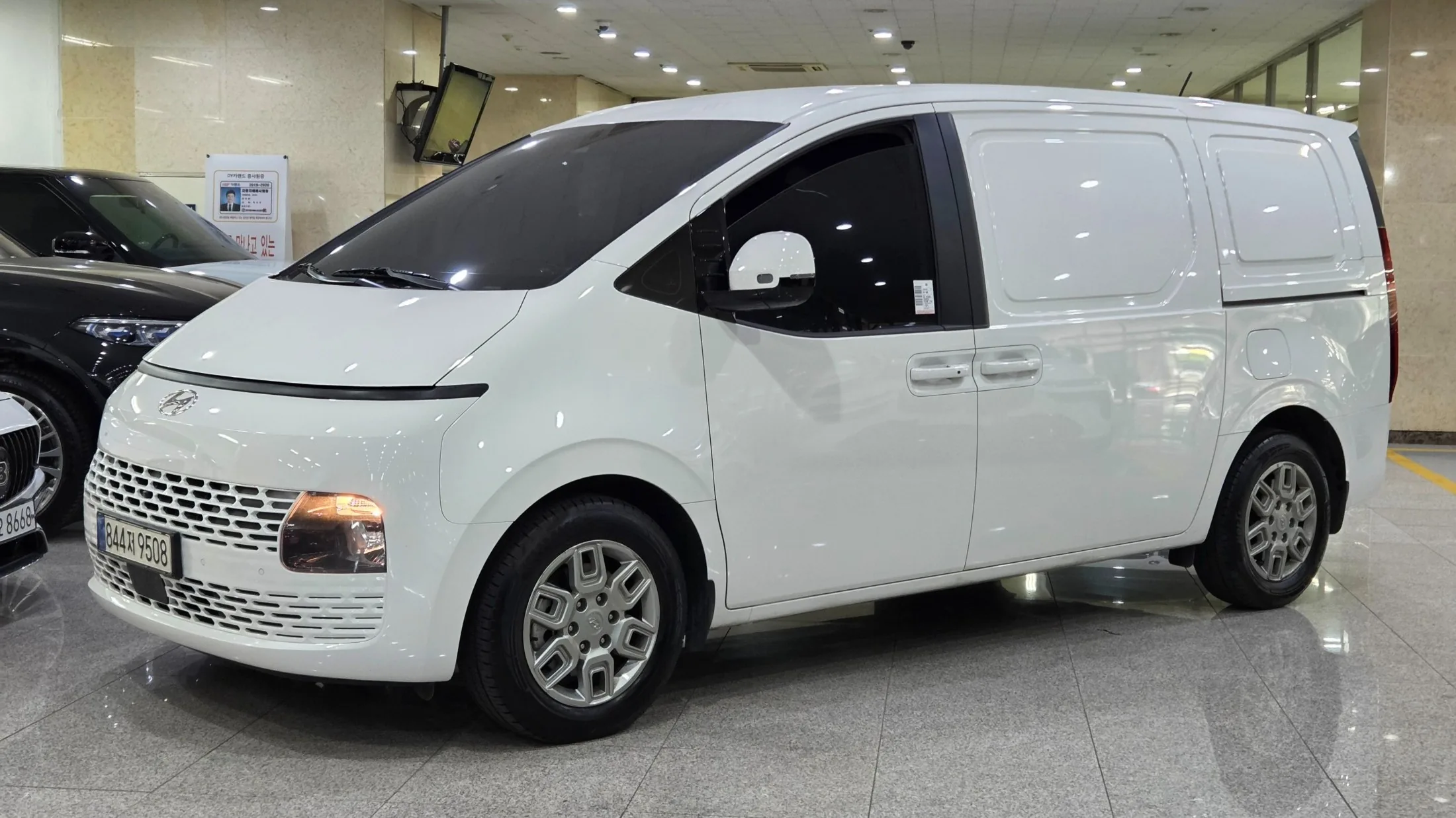 Hyundai Staria Cargo 3-Seater