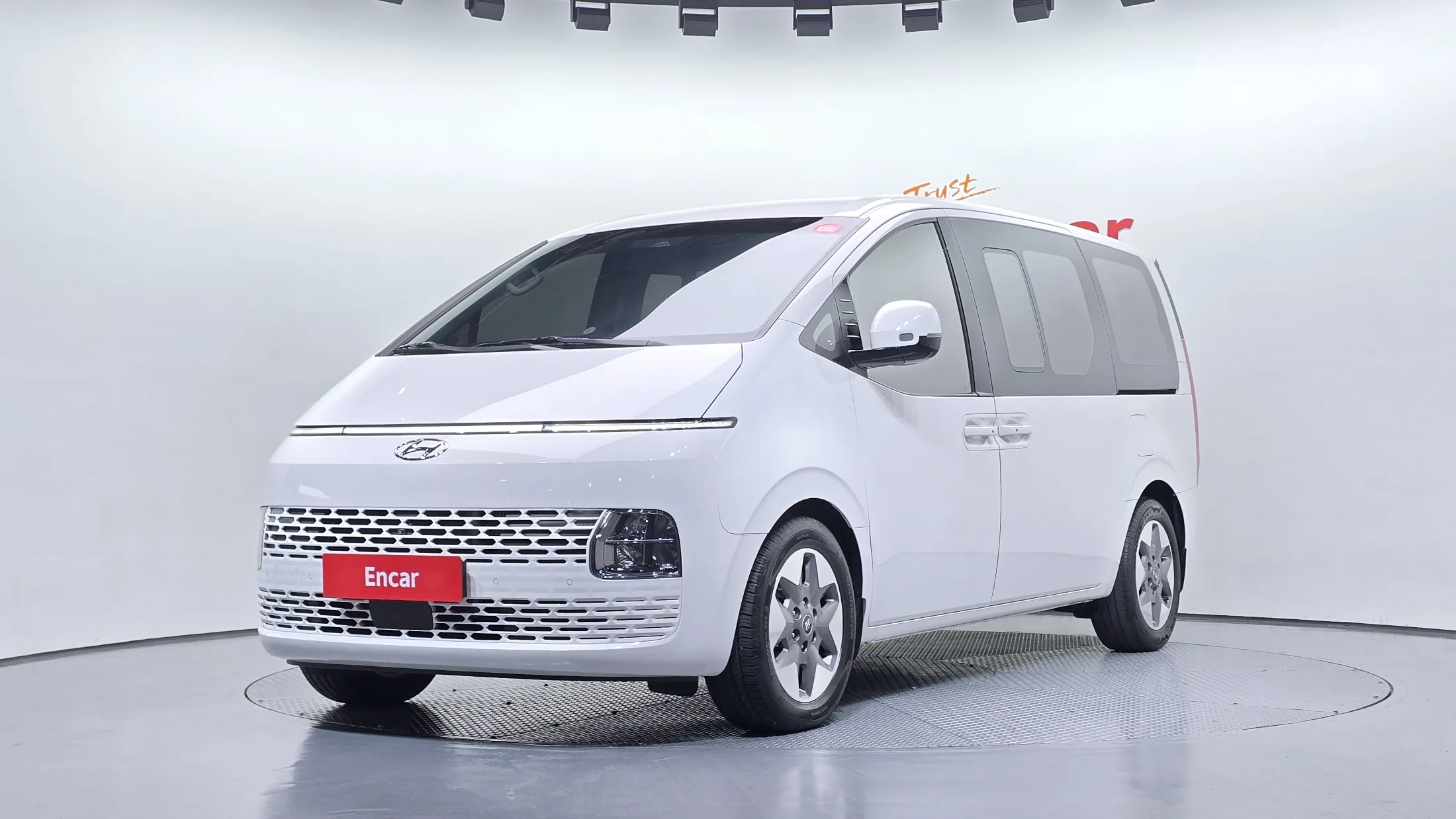 Hyundai Staria 4WD Tourer 9-Seater