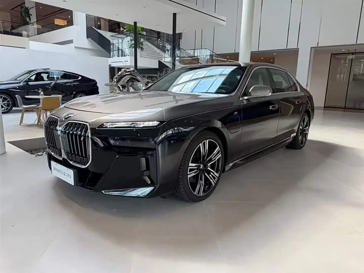 BMW i7 G70 eDrive50L M Sport 2023