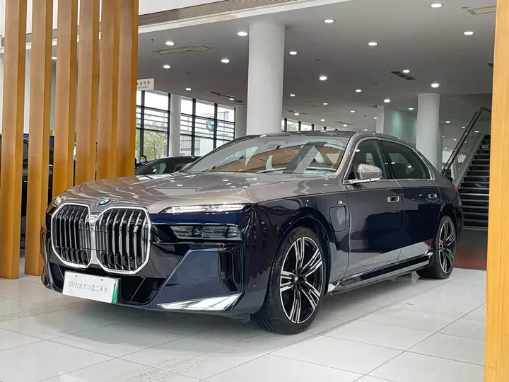 BMW i7 G70 eDrive50L M Sport 2023