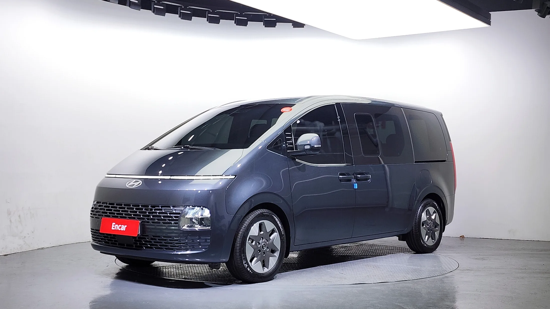 Hyundai Staria Tourer 9-Seater