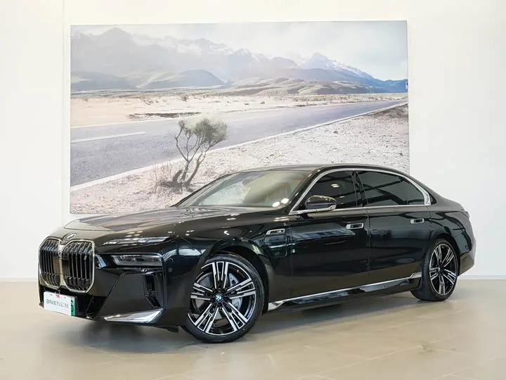 BMW i7 G70 xDrive60L M Sport 2023