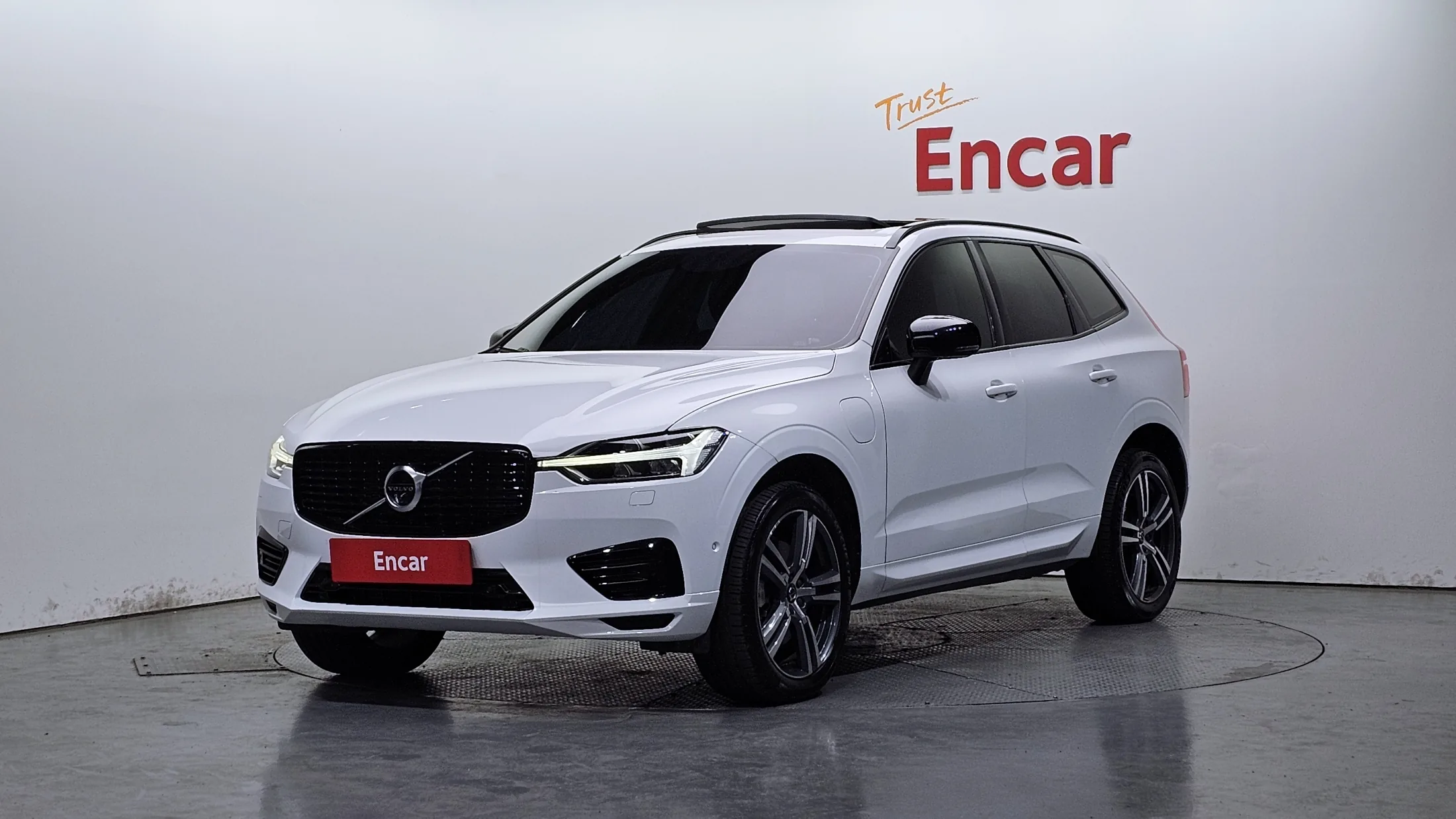 Volvo XC60 2nd gen T8 R-Design
