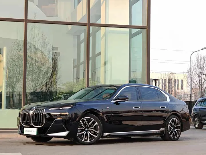 BMW i7 G70 eDrive50L M Sport 2023