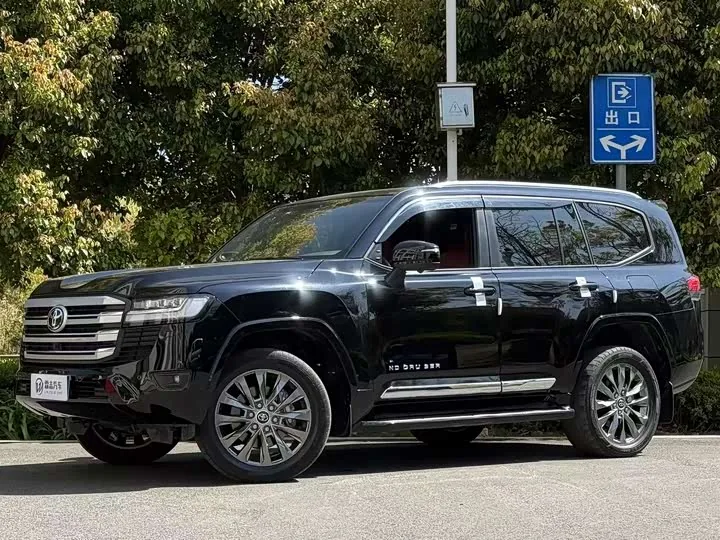 Toyota Land Cruiser LC300 3.5T 2025