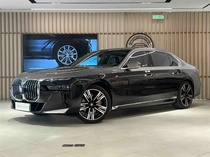 BMW i7 G70 xDrive60L M Sport 2023