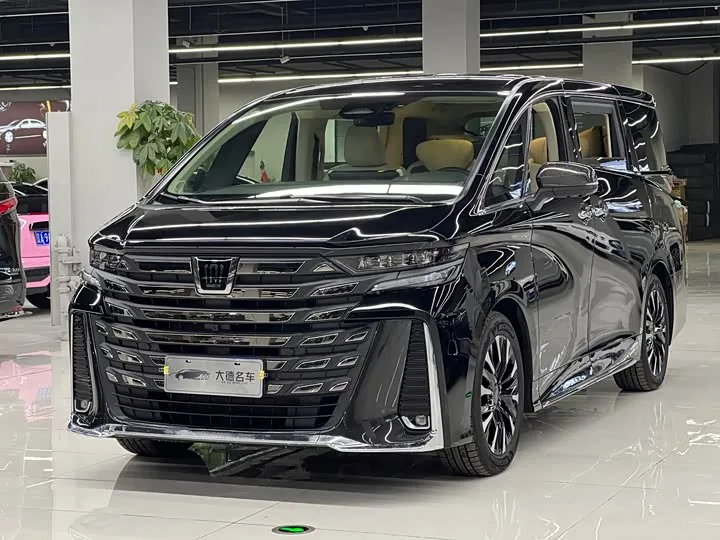 Toyota Vellfire Crown Executive Lounge 2024