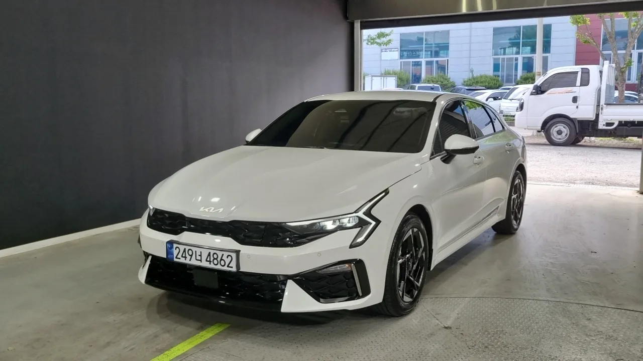 Kia K5 DL3 2.0