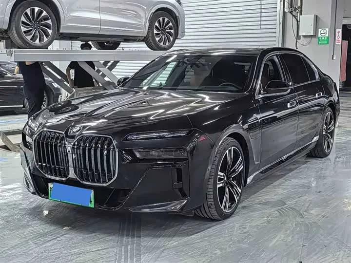 BMW i7 G70 eDrive50L M Sport 2023