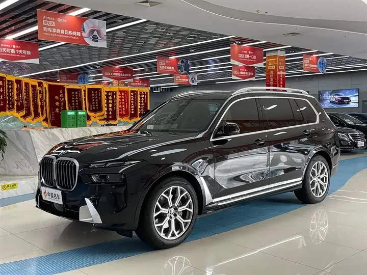 BMW X7 G07 xDrive40i Luxury Package 2023