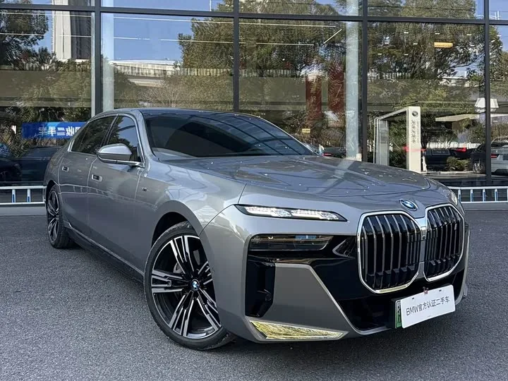 BMW i7 G70 eDrive50L M Sport 2023