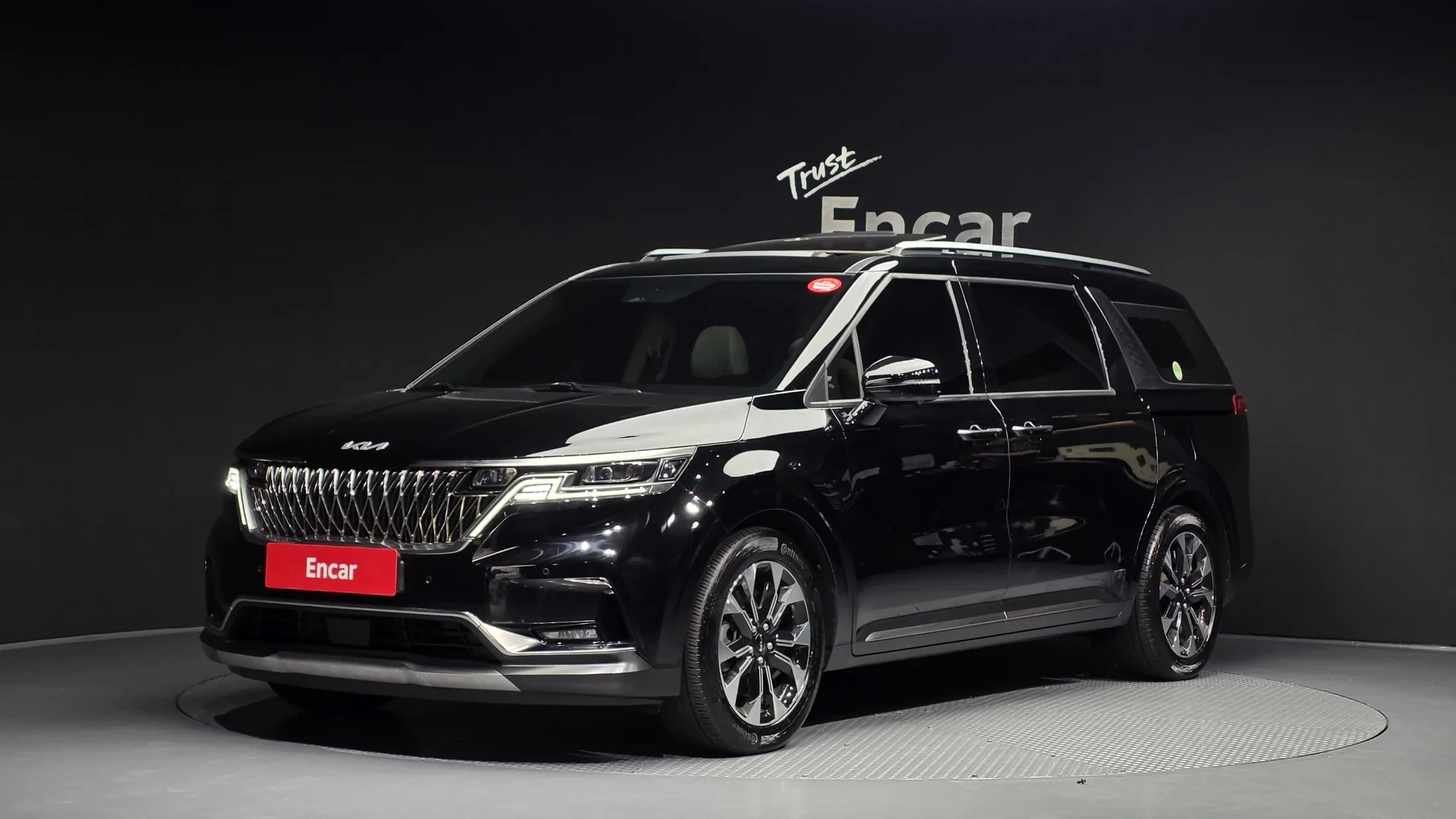 Kia Carnival KA4 9-Seater Noblesse
