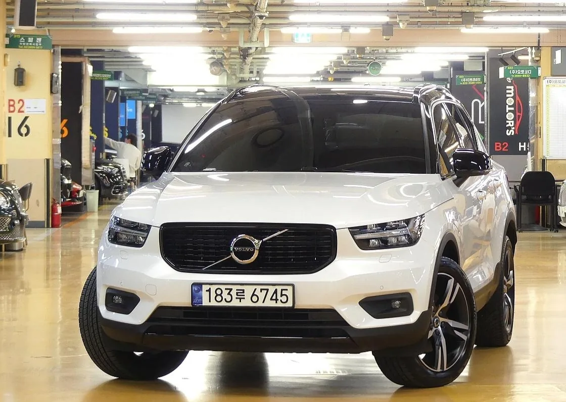 Volvo XC40 B4 R-Design