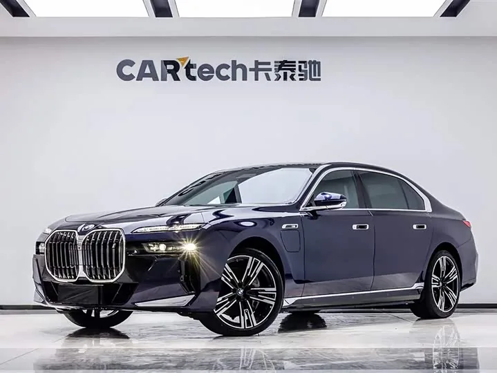 BMW i7 G70 xDrive60L M Sport 2023