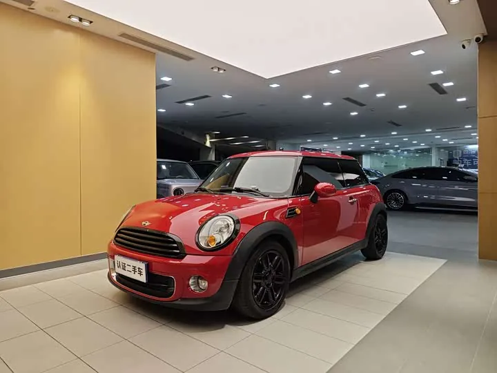 MINI Cooper R56 One Limited Edition 1