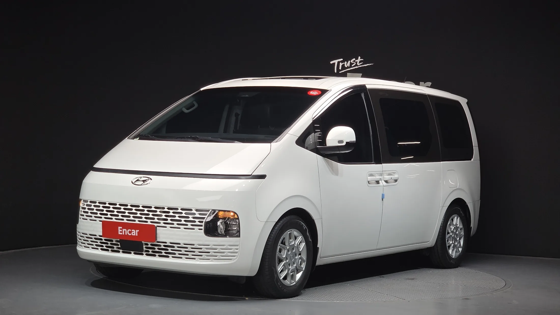 Hyundai Staria Tourer 9-Seater