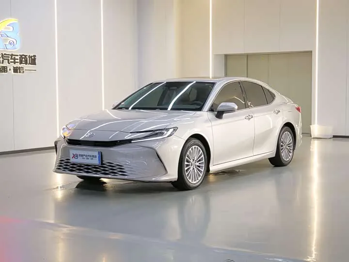 Toyota Camry 2.0GVP Luxury 2026