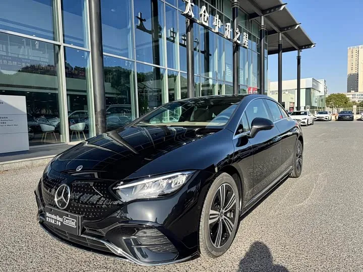 Mercedes-Benz EQE 500 4MATIC Luxury 2025