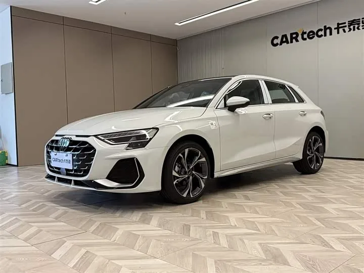 Audi A3 Sportback 35 TFSI Premium 2025