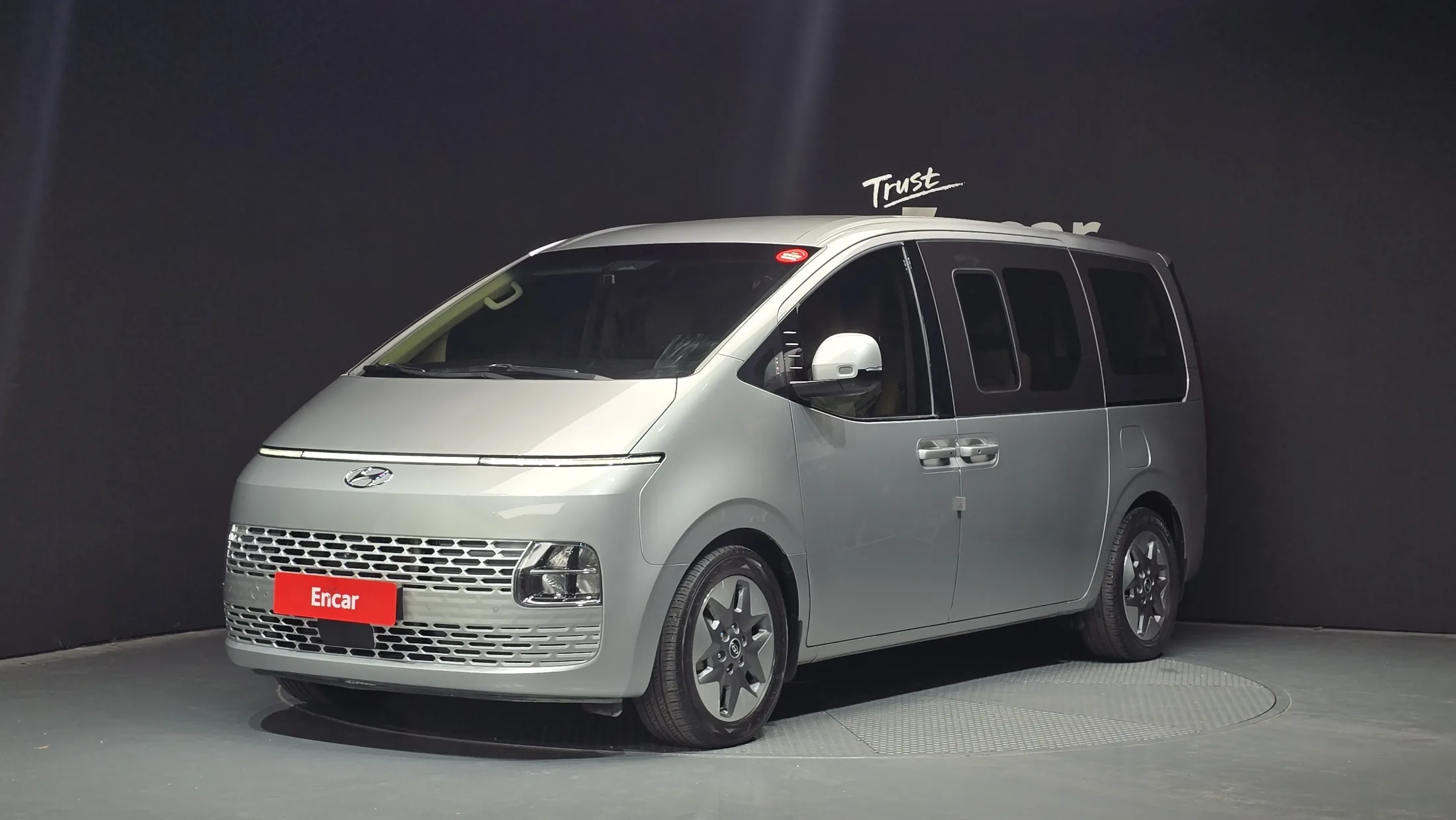 Hyundai Staria 4WD Tourer 9-Seater