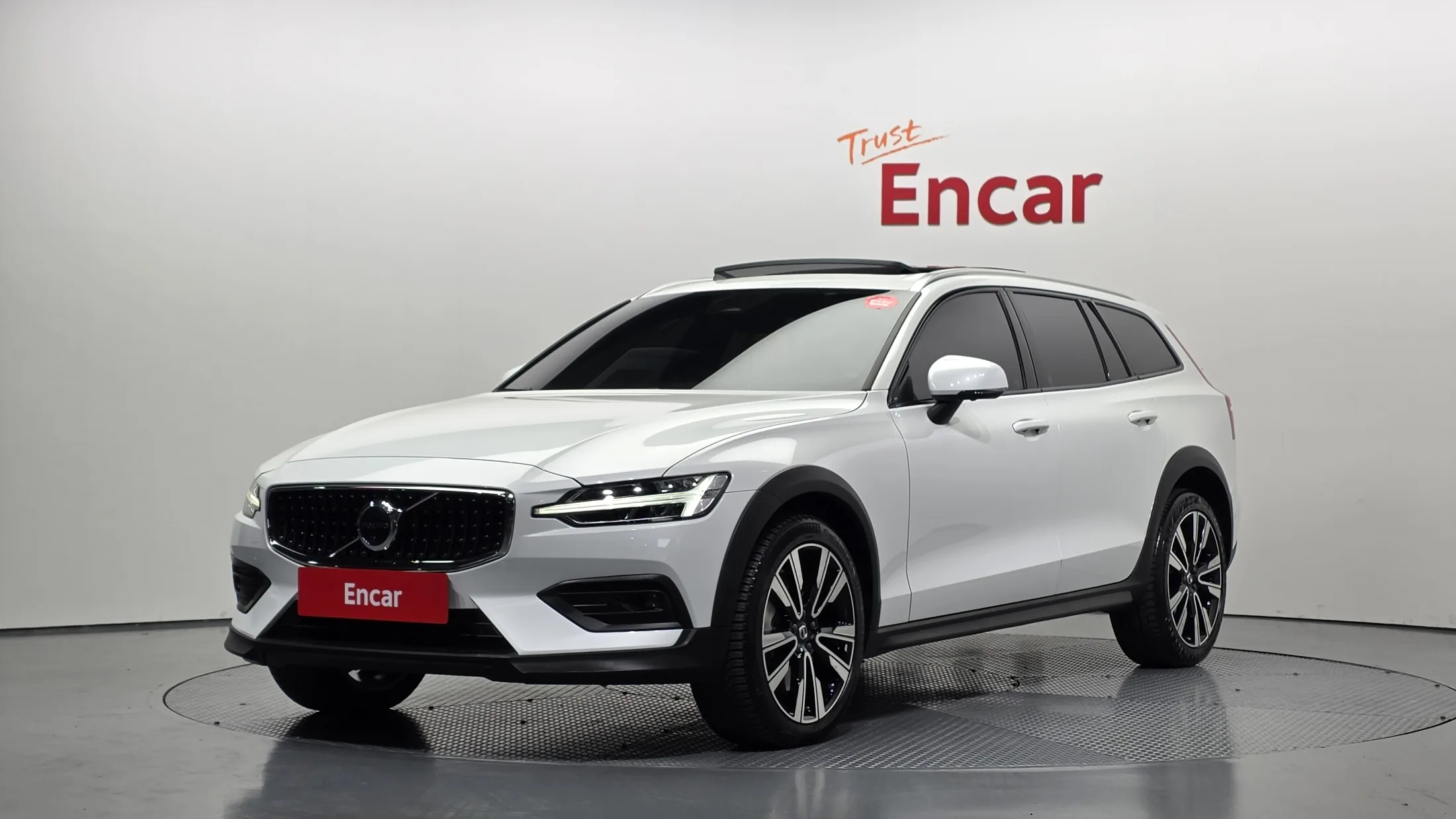 Volvo V60 Cross Country 2nd generation B5 Ultimate AWD