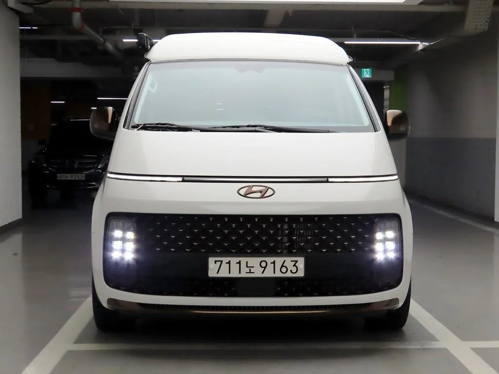 Hyundai Staria US4 2WD Camping Car