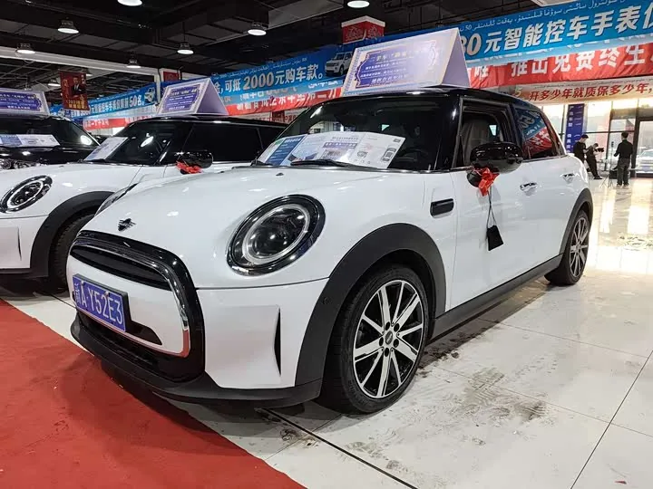 MINI Cooper F55 COOPER Artisan