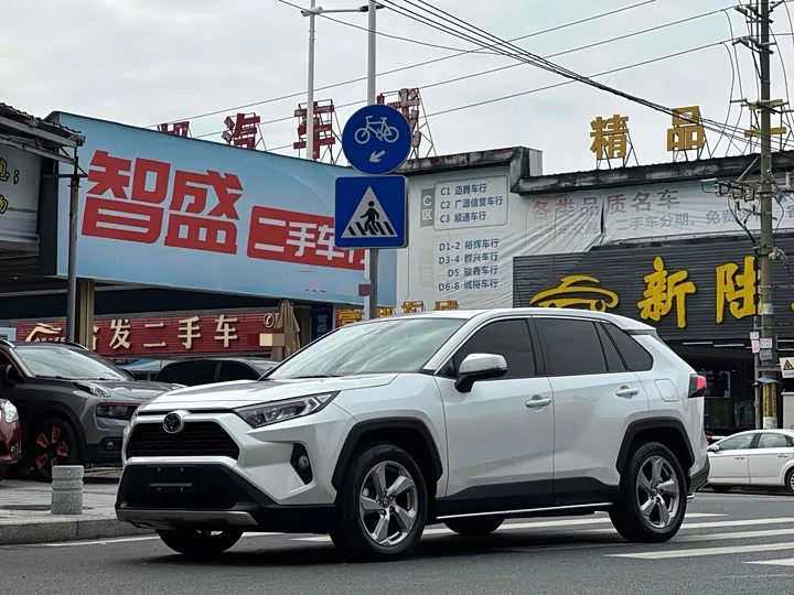 Toyota RAV4 2.0L CVT 2WD Fengshang Plus 2022
