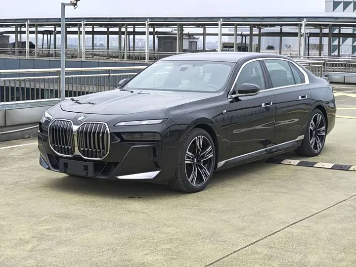 BMW i7 G70 eDrive50L M Sport 2023