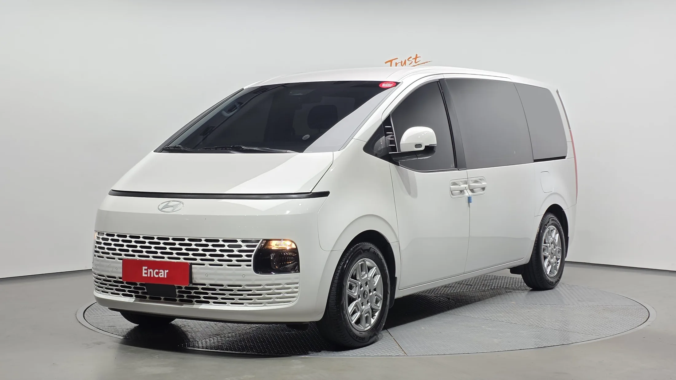 Hyundai Staria Tourer 11-Seater
