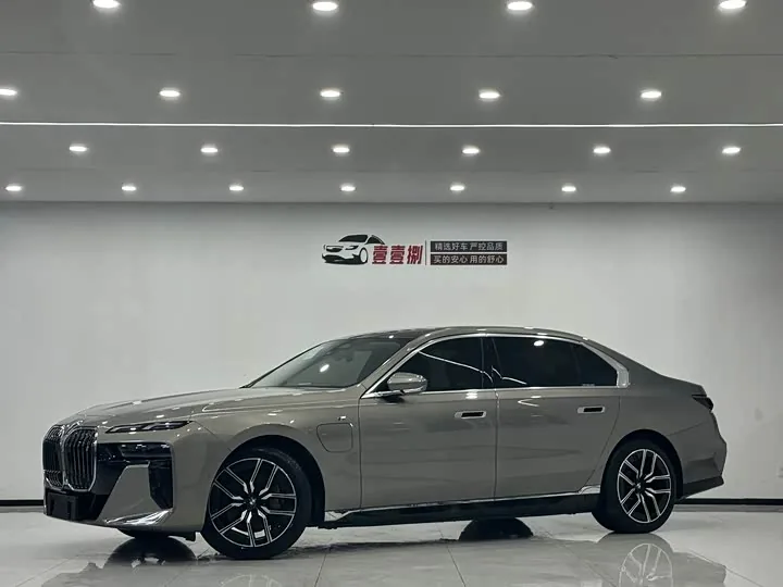 BMW i7 G70 eDrive50L M Sport 2023