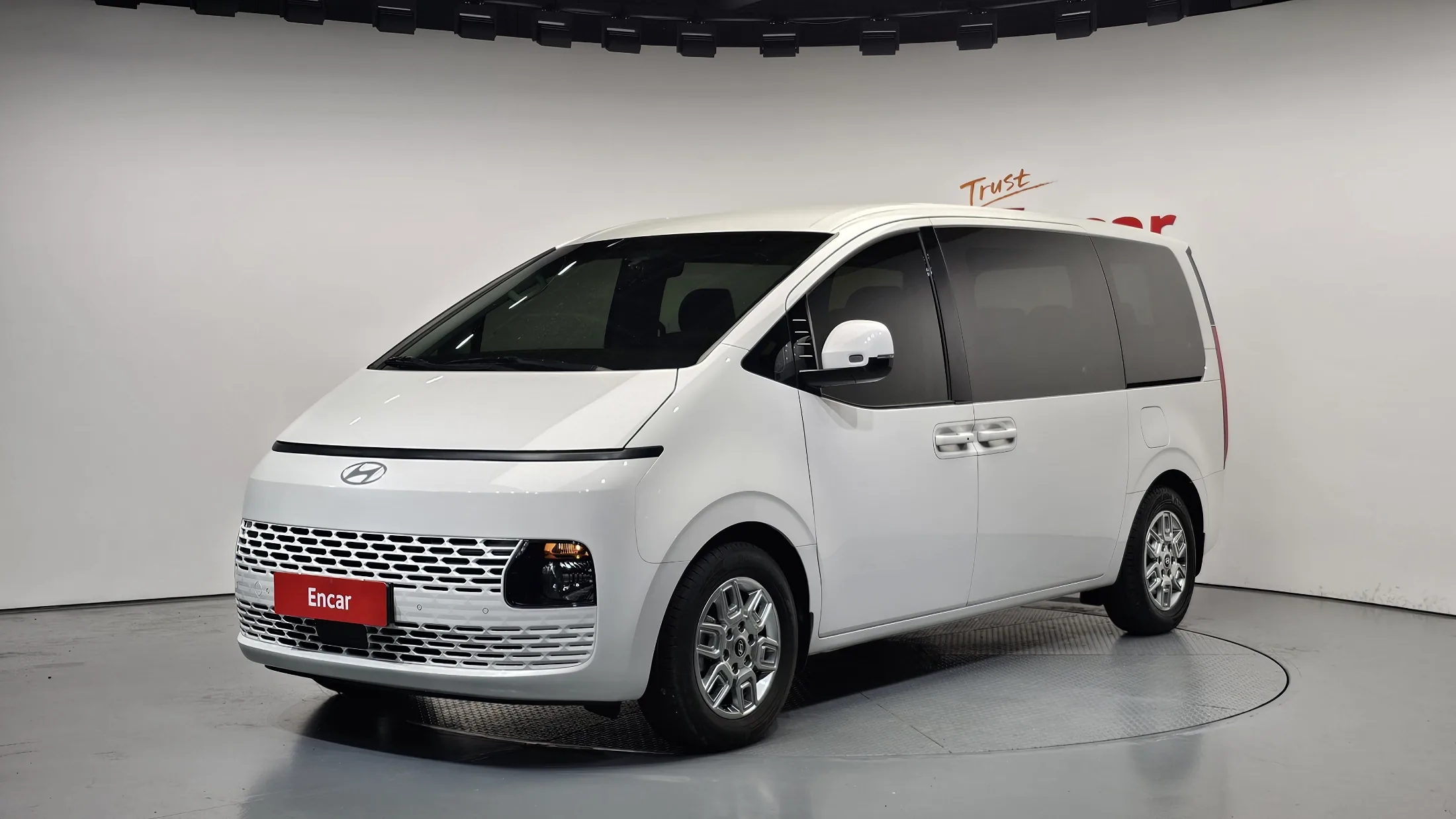 Hyundai Staria Tourer 11-Seater
