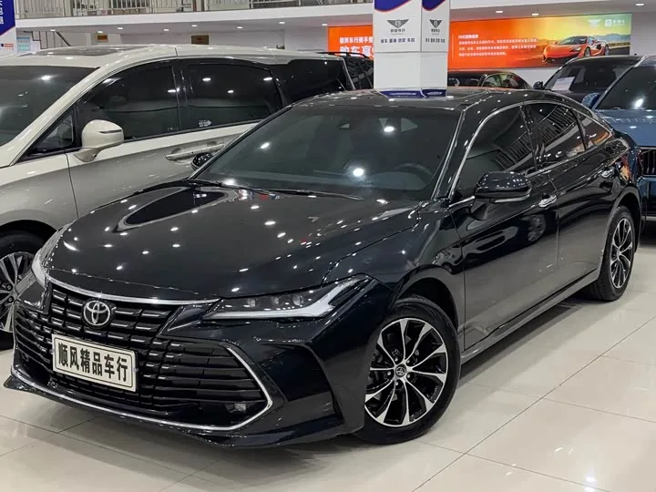 Toyota Avalon XX50 Luxury 2022