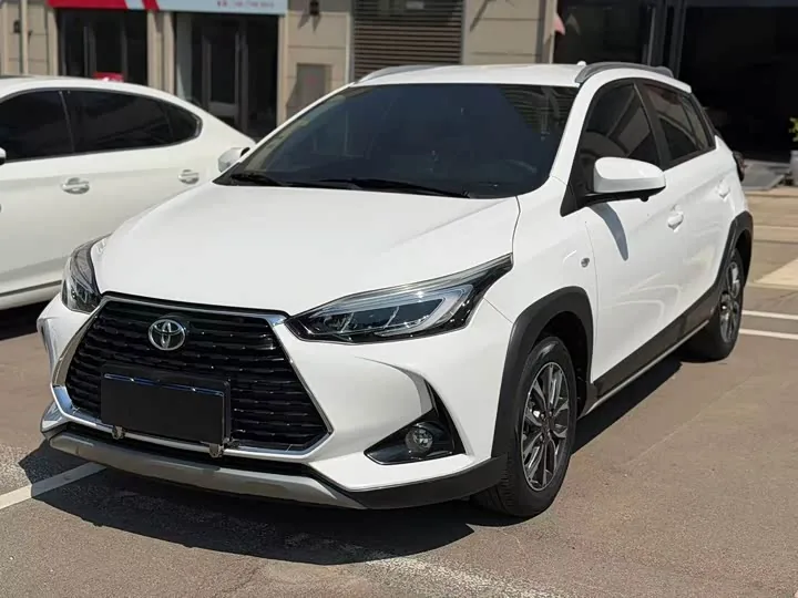 Toyota Yaris L X Luxury PLUS 2022