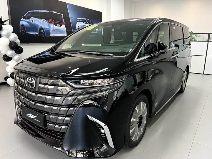 Toyota Alphard Hybrid Executive 2024