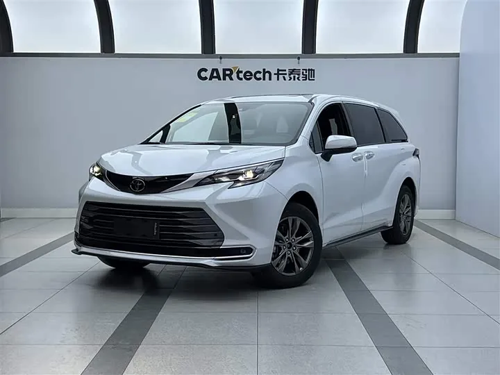 Toyota Sienna 2.5L Hybrid AWD Luxury 2026