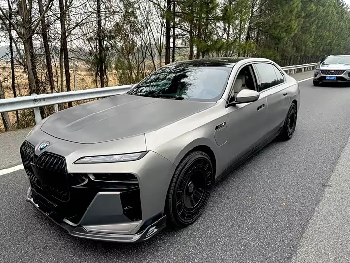 BMW i7 G70 xDrive60L M Sport 2023