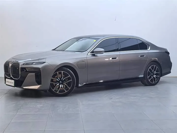 BMW i7 G70 eDrive50L M Sport 2023