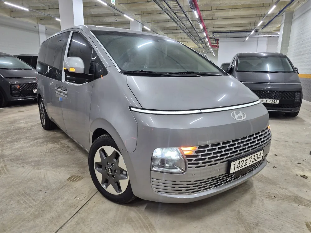 Hyundai Staria 4WD Tourer 9-Seater