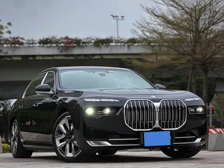 BMW i7 G70 eDrive50L Luxury 2023