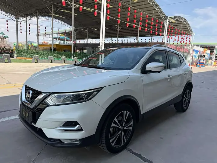 Nissan Qashqai J11 CVT Luxury