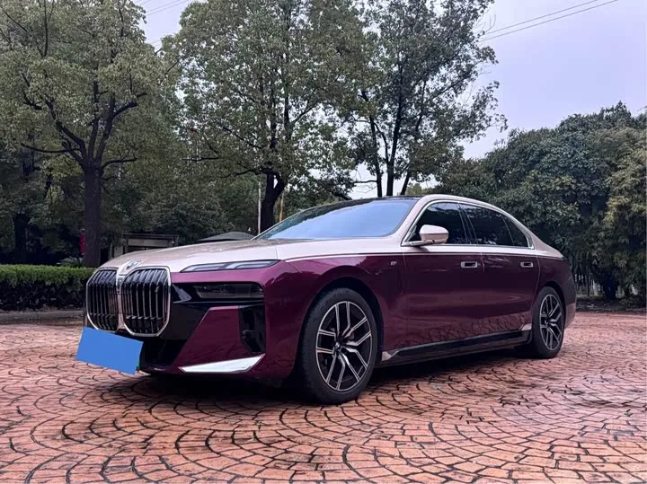 BMW i7 G70 eDrive50L M Sport 2023