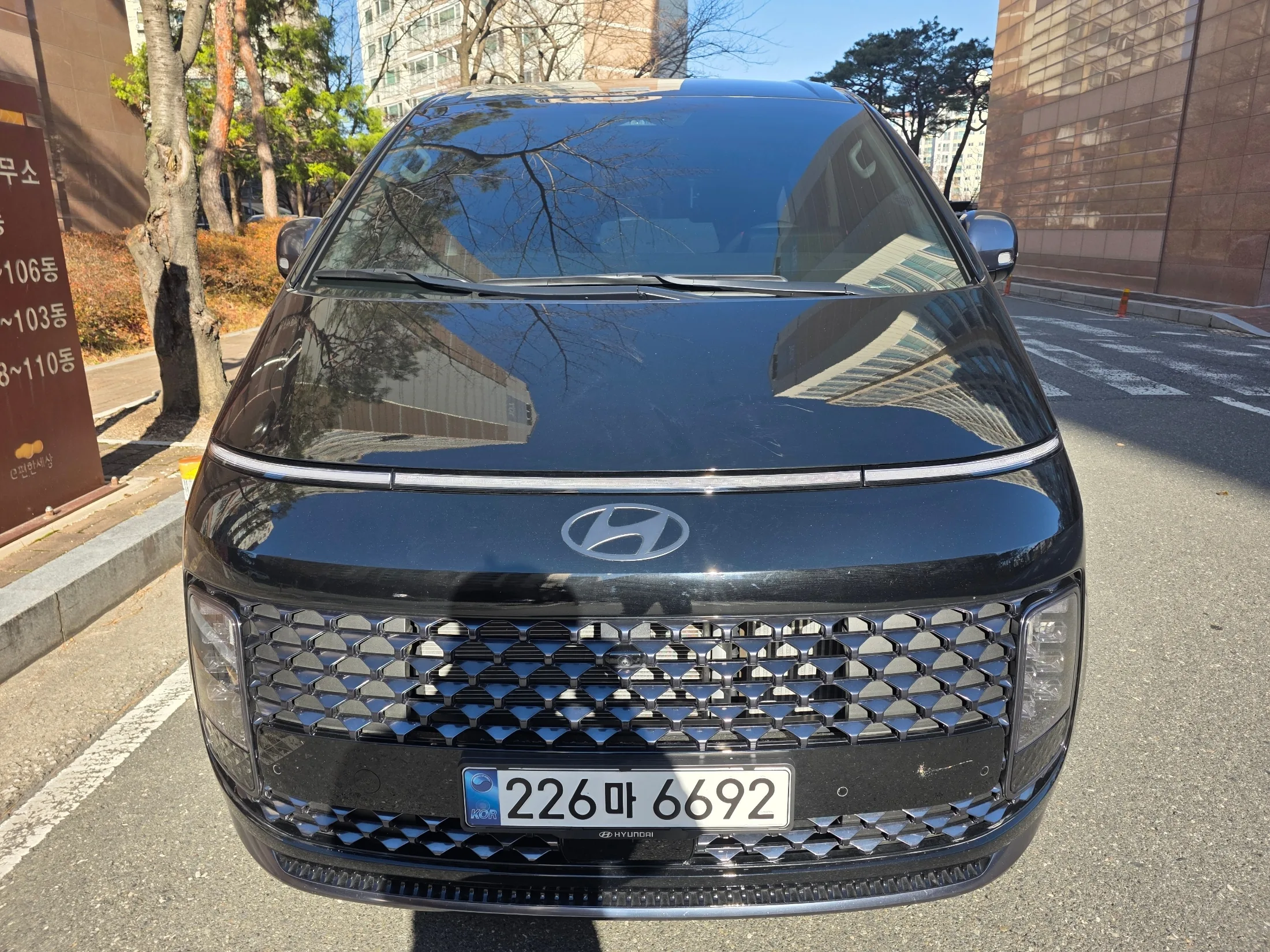 Hyundai Staria Lounge 9-Seater